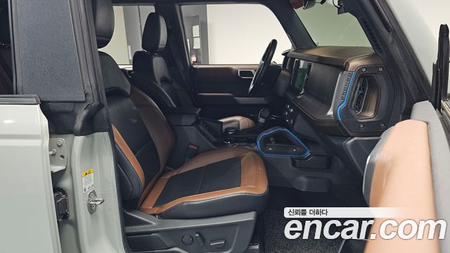 Ford Bronco 2022 — photo 16