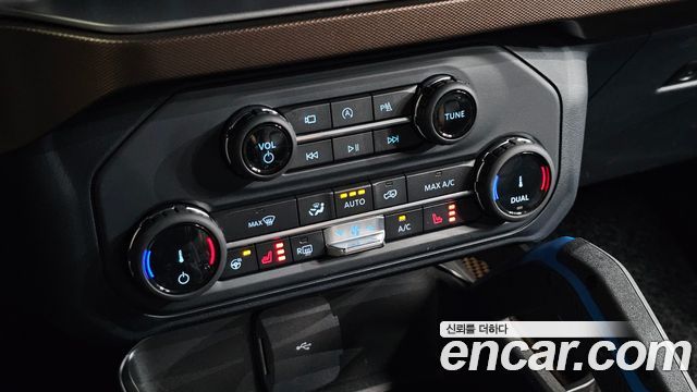 Ford Bronco 2022 — photo 28