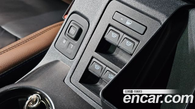 Ford Bronco 2022 — photo 30