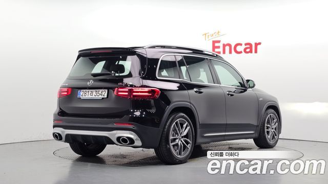 Mercedes-Benz GLB-Class 2025 — photo 2