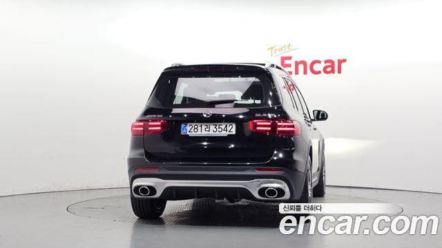 Mercedes-Benz GLB-Class 2025 — photo 4