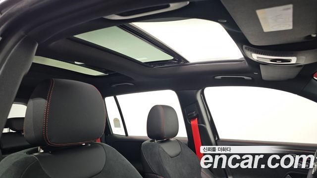 Mercedes-Benz GLB-Class 2025 — photo 18
