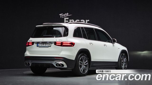 Mercedes-Benz GLB-Class 2025 — photo 2