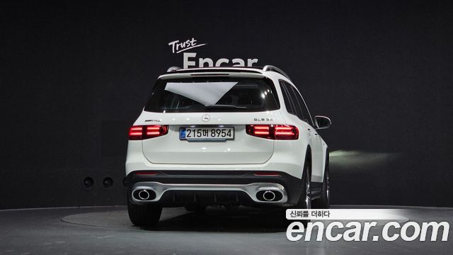 Mercedes-Benz GLB-Class 2025 — photo 4
