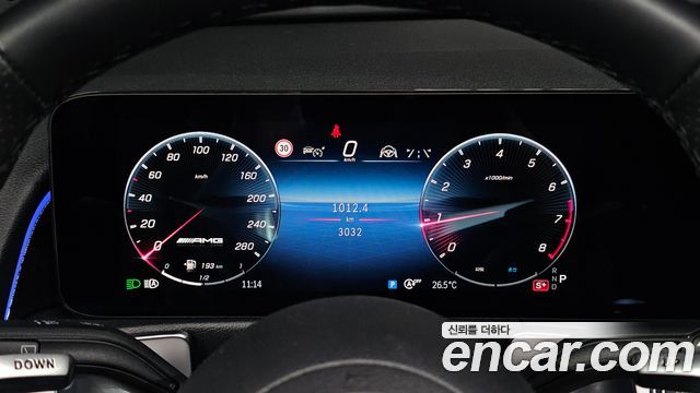 Mercedes-Benz GLB-Class 2025 — photo 8
