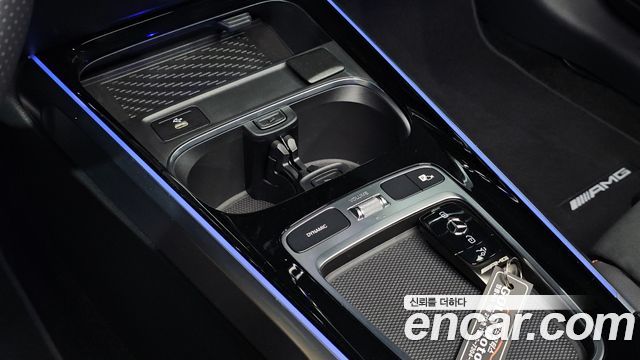 Mercedes-Benz GLB-Class 2025 — photo 19