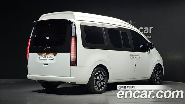 Hyundai Staria 2022 — photo 2