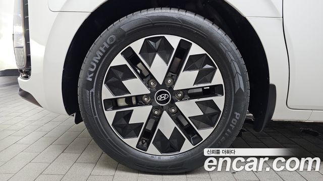 Hyundai Staria 2022 — photo 5