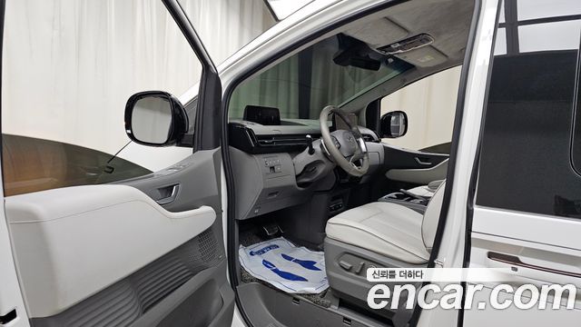 Hyundai Staria 2022 — photo 13