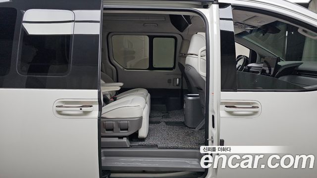 Hyundai Staria 2022 — photo 17