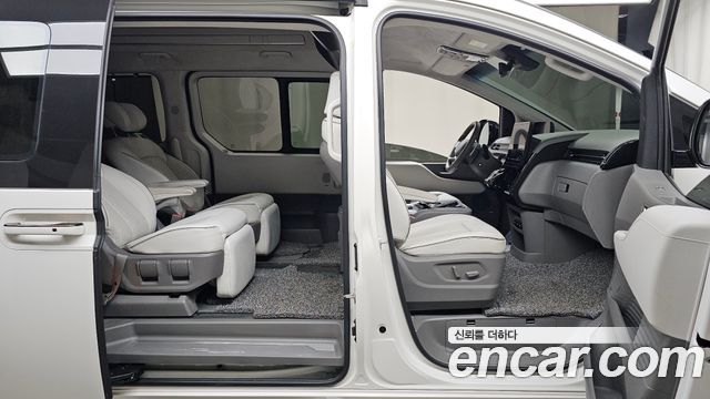 Hyundai Staria 2022 — photo 18