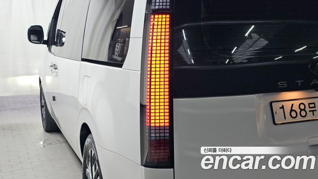 Hyundai Staria 2022 — photo 9