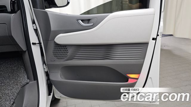 Hyundai Staria 2022 — photo 15