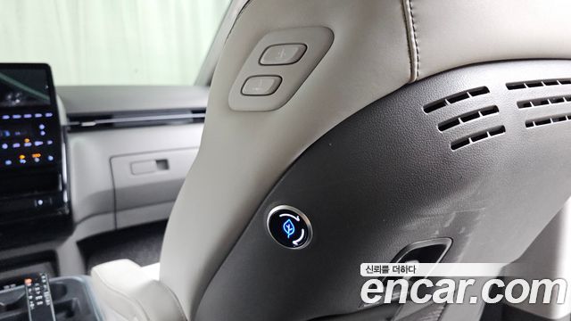 Hyundai Staria 2022 — photo 34