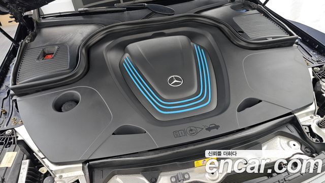 Mercedes-Benz EQC 2020 — photo 6