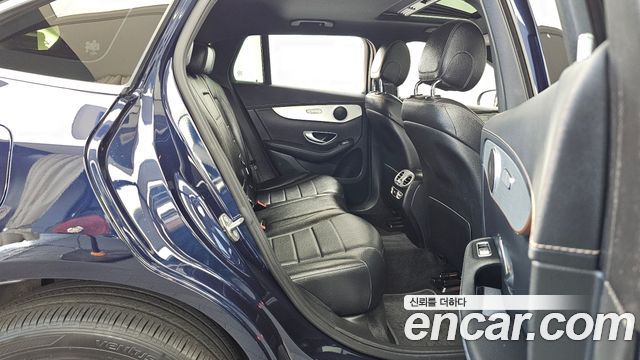 Mercedes-Benz EQC 2020 — photo 12