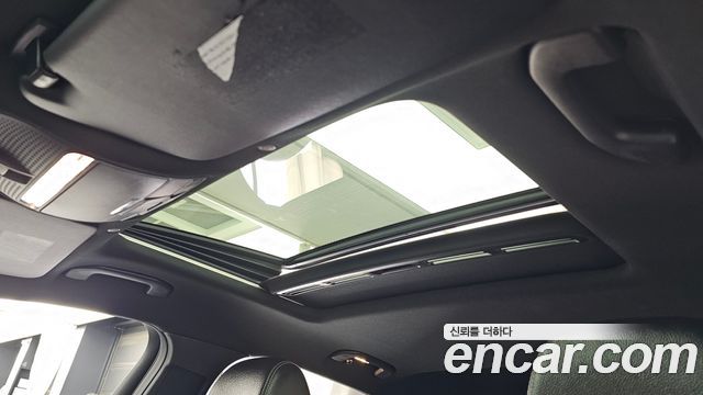 Mercedes-Benz EQC 2020 — photo 17