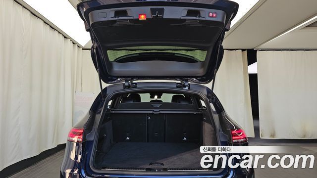 Mercedes-Benz EQC 2020 — photo 20