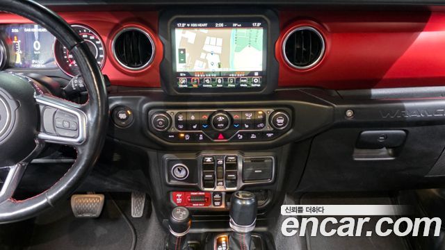 Jeep Wrangler 2021 — photo 20