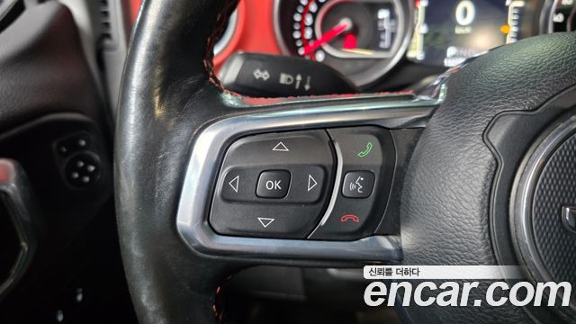 Jeep Wrangler 2021 — photo 27