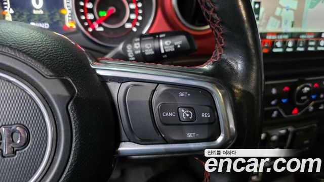 Jeep Wrangler 2021 — photo 29