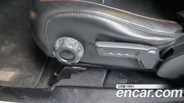 Jeep Wrangler 2021 — photo 31