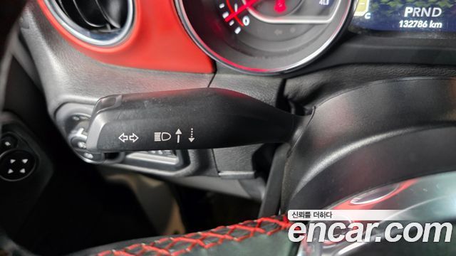 Jeep Wrangler 2021 — photo 33