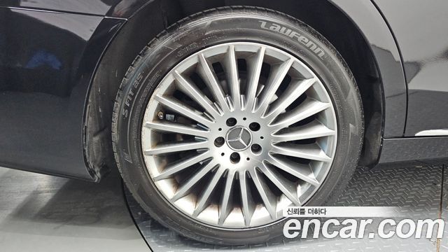 Mercedes-Benz S-Class 2015 — photo 33