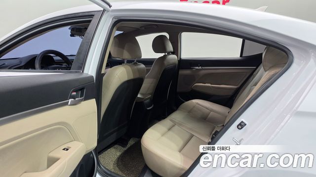 Hyundai AVANTE 2020 — photo 7