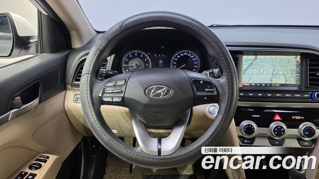 Hyundai AVANTE 2020 — photo 8