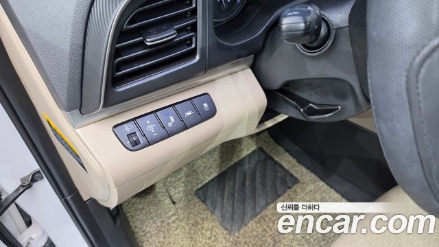 Hyundai AVANTE 2020 — photo 11