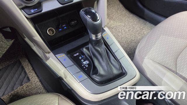 Hyundai AVANTE 2020 — photo 12
