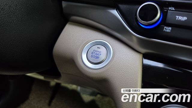 Hyundai AVANTE 2020 — photo 18