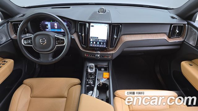 Volvo XC60 2022 — photo 10