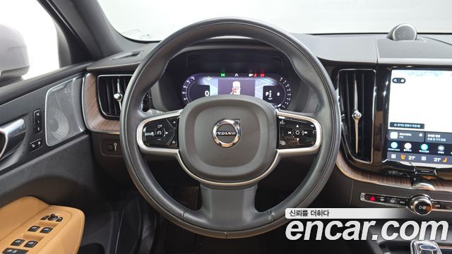 Volvo XC60 2022 — photo 20