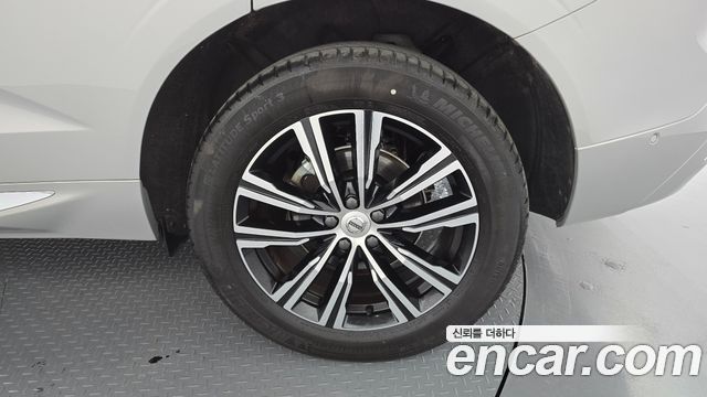 Volvo XC60 2022 — photo 7