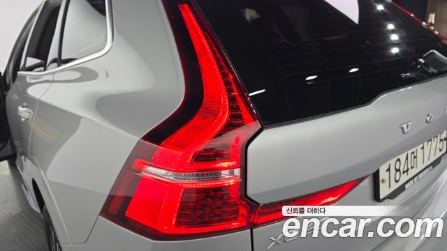 Volvo XC60 2022 — photo 9