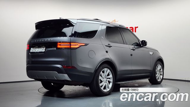 Land Rover Discovery 2018 — photo 2