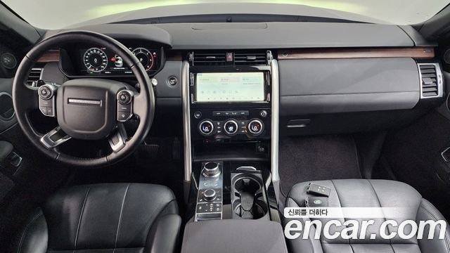 Land Rover Discovery 2018 — photo 10