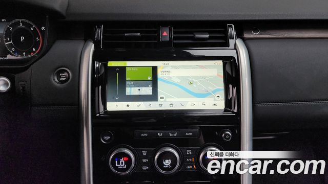Land Rover Discovery 2018 — photo 18