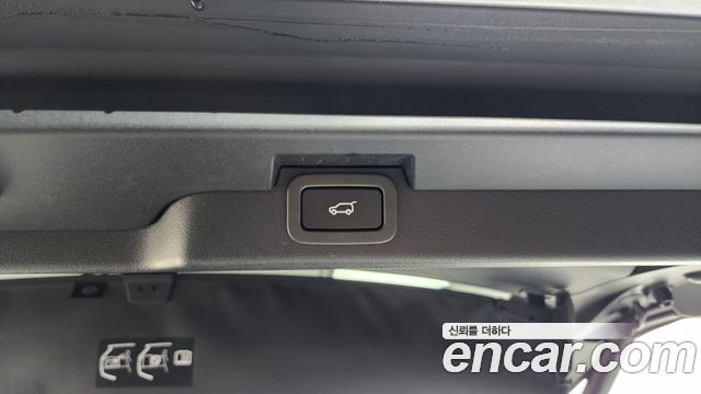 Land Rover Discovery 2018 — photo 21