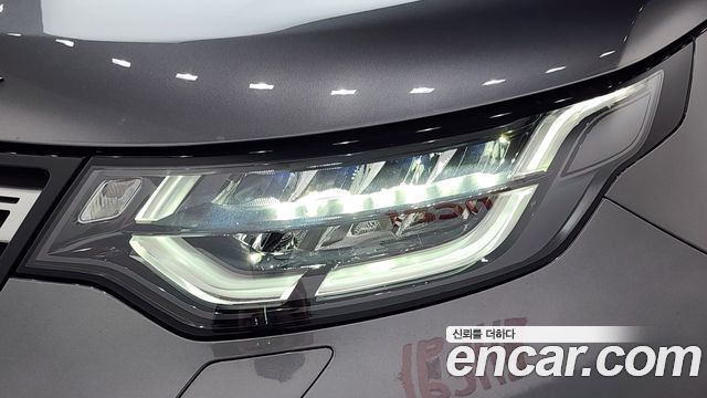 Land Rover Discovery 2018 — photo 8