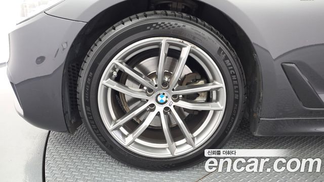 BMW 5-Series 2020 — photo 5