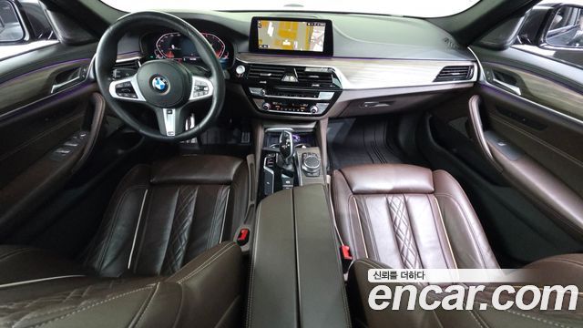 BMW 5-Series 2020 — photo 10