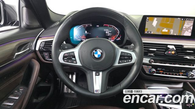 BMW 5-Series 2020 — photo 19