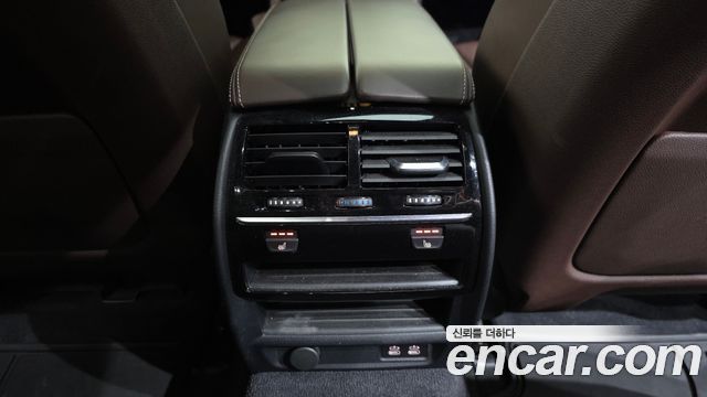 BMW 5-Series 2020 — photo 24
