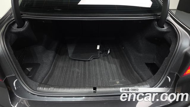 BMW 5-Series 2020 — photo 26