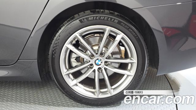 BMW 5-Series 2020 — photo 7