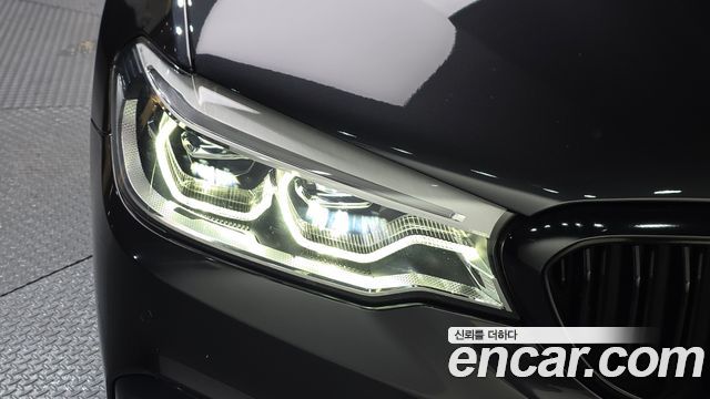 BMW 5-Series 2020 — photo 8