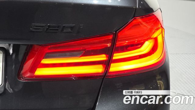 BMW 5-Series 2020 — photo 9